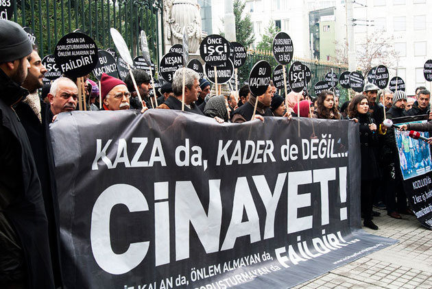 İş kazalarında yakınlarını yitirenler Kozlu’daki madencileri andı