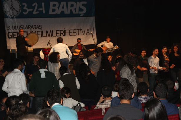 Gençlik Filmleri Festivali: Diyarbakır’da perde barışa açıldı
