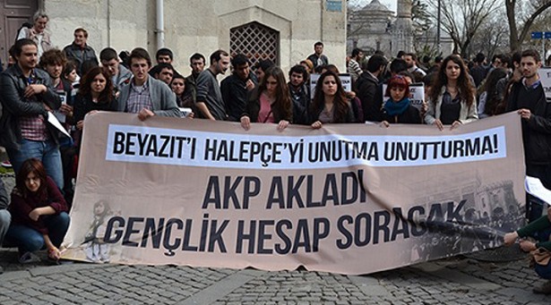 Üniversiteliler katliamları unutmadı: &#8216;AKP akladı, gençlik hesap soracak&#8217;