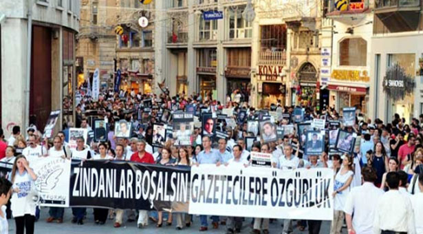 Gazetecilerden KCK Basın Davası için dayanışma çağrısı