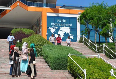 Fatih Üniversitesi ‘kadını’ cezalandırdı