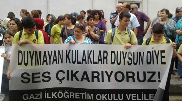 Gazi İlköğretim Okulu velileri duymayan kulaklara seslendi: ‘Okulumuzun imam hatip olmasını istemiyoruz’