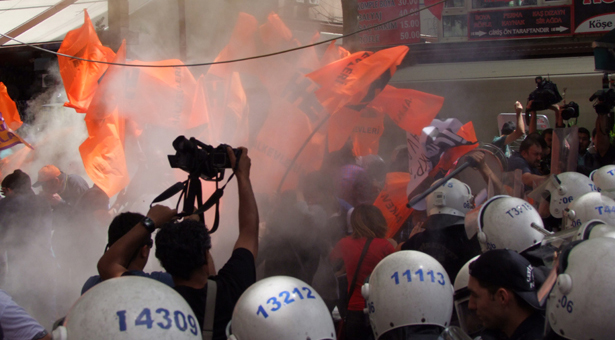 Türkiye, Reyhanlı için sokakta: Antakya’da kent durdu, Ankara’da çatışma çıktı