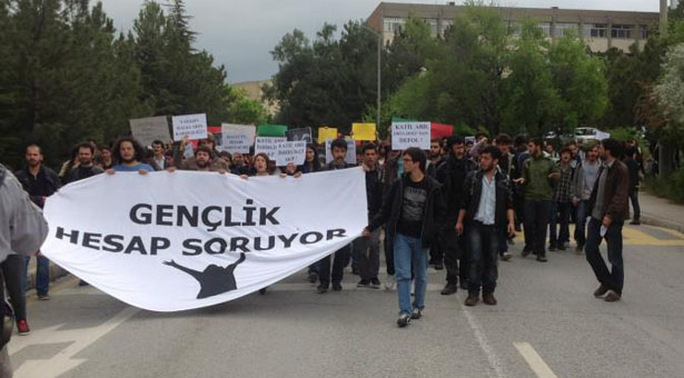 Üniversite Reyhanlı için ayakta: Dört koldan Dışişleri Bakanlığı’na yürüyen üniversitelilere polisle çatıştı