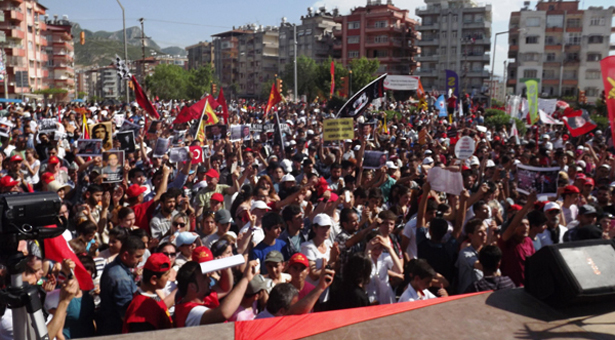 Emekçiler dört bir yanda AKP’ye meydan okudu, Taksim direnişini selamladı