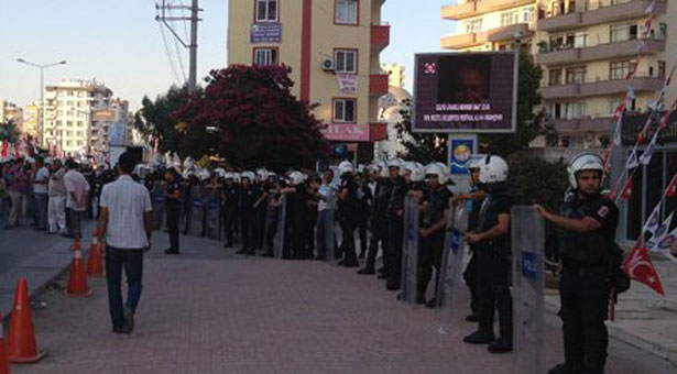 Polis Mersin’deki forumu engelledi: Gözaltı, para cezası, tehdit