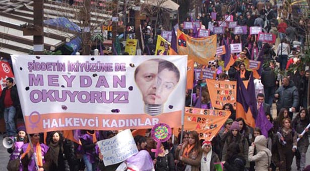 Halkevci Kadınlar: ‘Polis şiddetinden ve tacizinden hesap soruyoruz!’