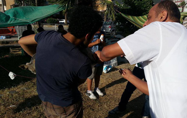  Antakya'daki Sevgi Direniş Parkı'nda veterinerler köpeklere ücretsiz aşı uygulaması yaptı. Aşı başvurusu olursa uygulamanın devam edeceği duyuruldu. 