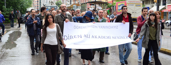 Sivil polisler tarafından darp edilen Ali İsmail Korkmaz için akademisyenler bugün Anadolu Üniversitesi’nden Direniş Alanı'na yürüdü. Eskişehir Anadolu Üniversitesi ve Osmangazi Üniversitesi akademisyenleri basın açıklamalarında “Ali öğrencimize yapılan işkencenin hesabını soracağız. İşkencecilerin tespit edilip açığa alınması ve cezalandırılması için elimizden geleni yapacağız” dedi. Basın açıklamasının ardından Direniş Alanındaki eylemcilerin yanına gidildi.