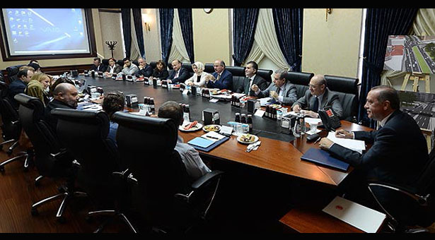 Başbakan’ın ‘çakma’ heyetle görüşmesi bitti, AKP referandum dedi
