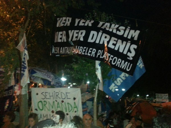 Antalya Cumhuriyet Meydanı'na KESK de çadır kurdu