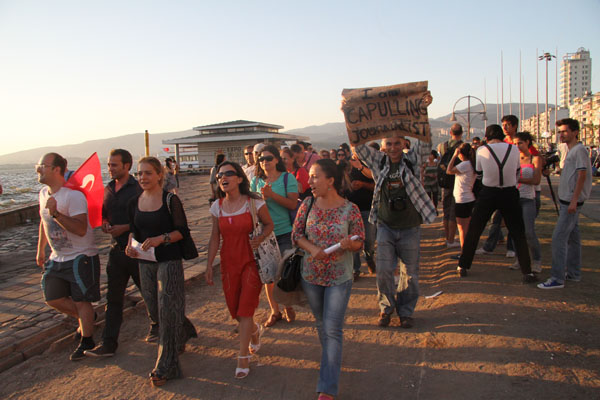 10 Haziran, İzmir, gazetecilerin eylemi