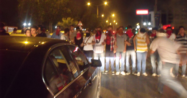 Antakya'da binlerce kişi saatlerce çatıştı