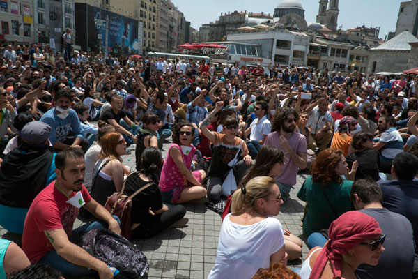 İstanbul&#8217;da direnişten kareler /Photos from resistance in Istanbul