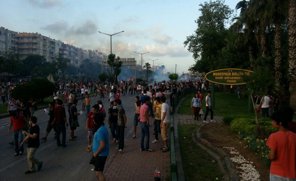 Antalya'da saatlerdir direniş sürüyor