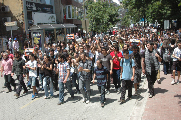 Samsun'da bin kişi "Hükümet istifa" sloganlar attı
