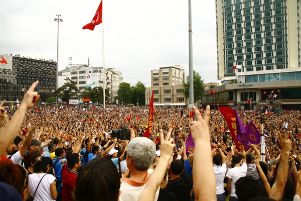 Halk eylemi ve ilk sonuçlar &#8211; Gökhan Nazlı