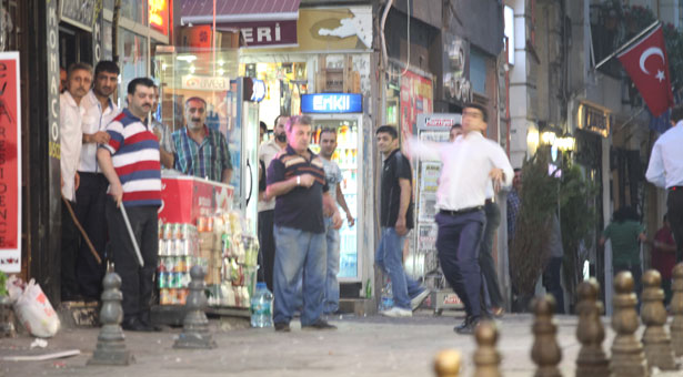 Esnafın &#8216;eylemci eleştiren eylem&#8217;ine vatandaştan tepki