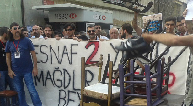 Beyoğlu’nda “masa-sandalye” tacizi