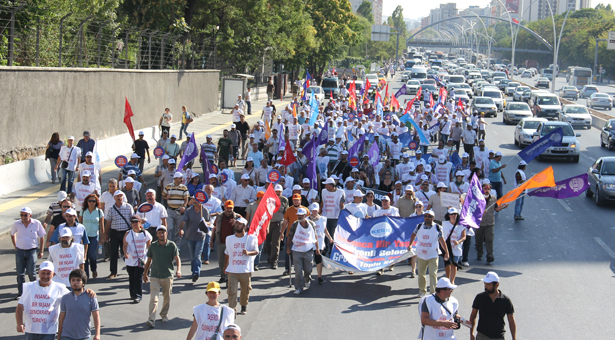KESK'in "insanca yaşam" yürüyüşüne polis saldırdı