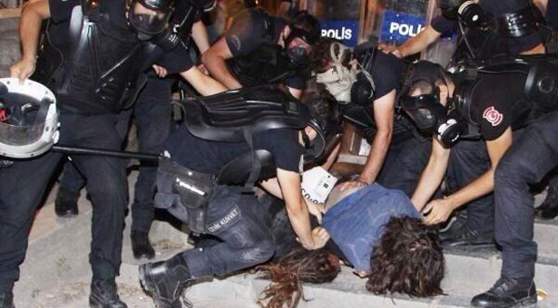 Tayyip’in kahramanları Adalet Yürüyüşçüleri’ne saldırdı