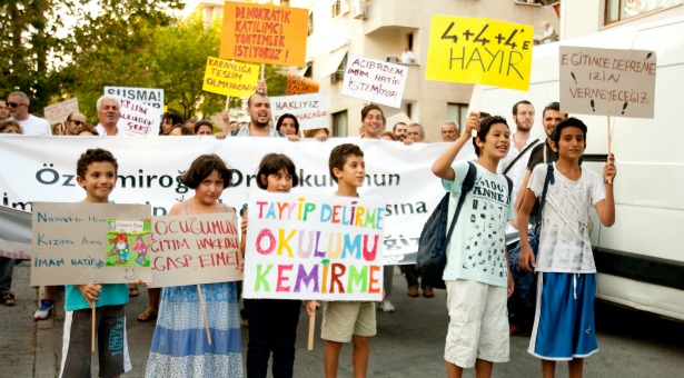 Acıbadem halkı ayakta: “Okulumuzun İmam Hatip olmasını istemiyoruz”