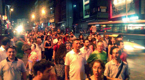Kadıköy Yoğurtçu Forumu’ndan Rojava’ya destek
