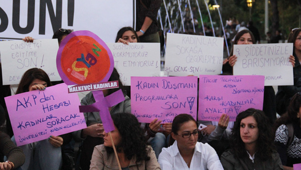kadin_gozalti_protesto_1