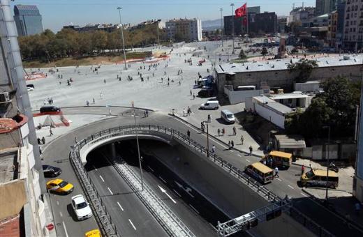 AKP&#8217;nin Taksim&#8217;i: Kazaya davetiye var, acil bakacak hastane yok