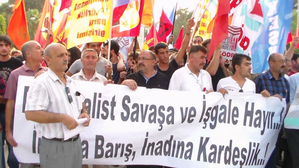 Adana barış için yürüdü