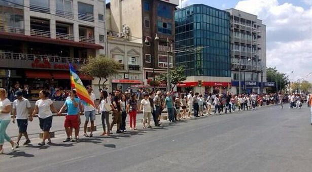 İstanbul&#8217;da forumlar barış için el ele