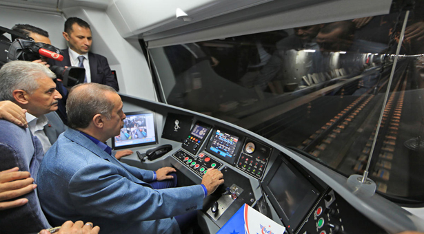 Başbakan şov için Marmaray&#8217;ı tamamlanmadan açıyor