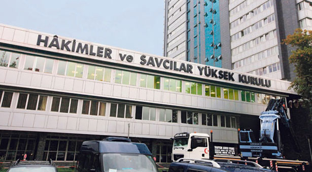 Yargı savaşında AKP’den cemaate karşı ince hesap