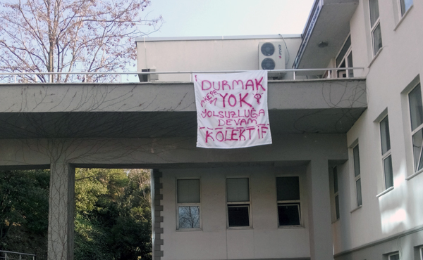 Zonguldak’ta üniversitelilerden ayakkabı kutulu protesto