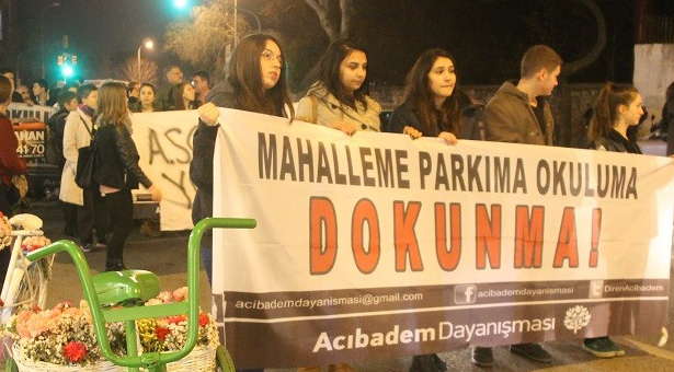 Acıbademliler karne günü okullarına sahip çıktı