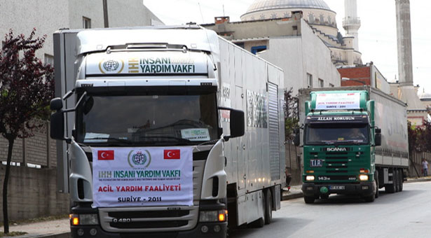 İHH'nın korktuğu başına geldi: Suriye'ye yardım tırında silah yakalandı