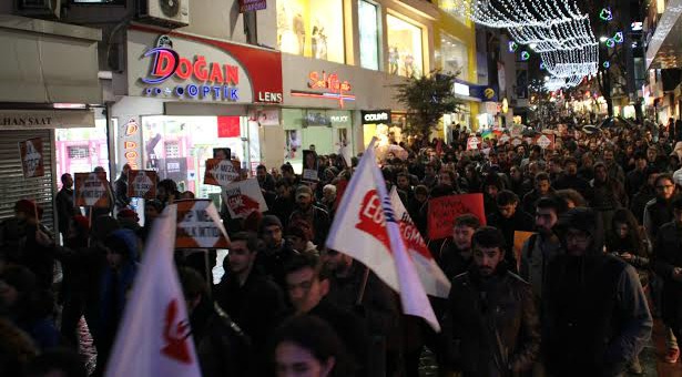 AKP&#8217;yi sıfırlamak için halk ayakta: İl il eylemler (Dakika dakika)