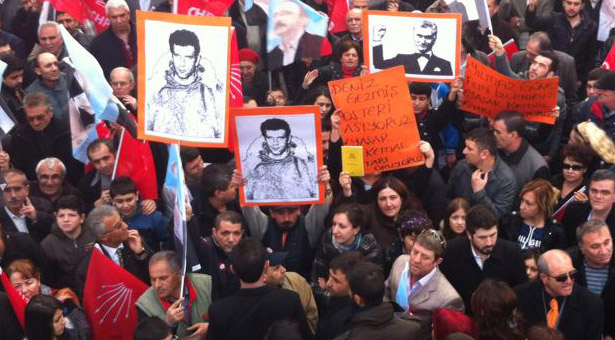 Halkevcilerden Mansur Yavaş’a Deniz Gezmişli protesto