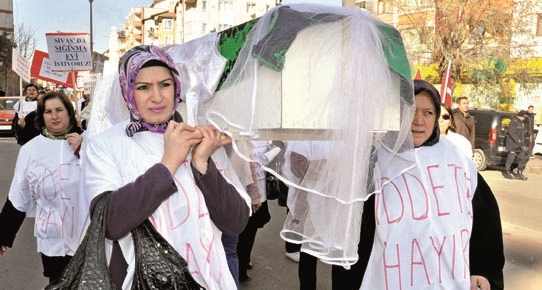 Burası bizi öldürenlerin ülkesi &#8211; Selime Büyükgöze (Radikal İki)