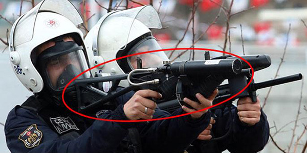Ankara polisi, ODTÜ&#8217;de ölümcül silaha sarıldı