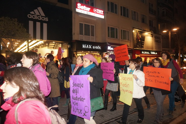 1 mart yogurtcu kadin forumu eylem foto-2
