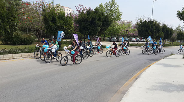 Akdeniz Üniversitesi öğrencilerinden bisikletli 1 Mayıs çağrısı