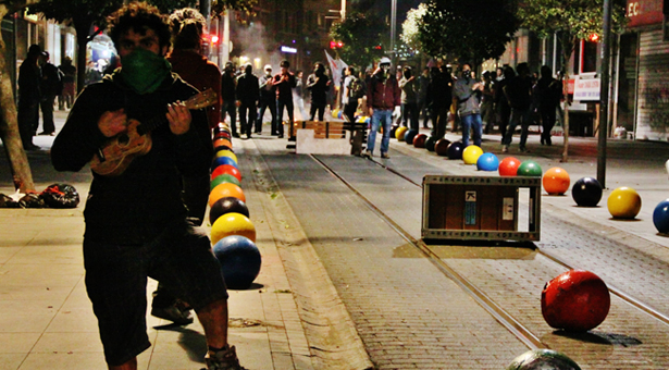 Kadıköylülerin Soma için direnişinden kareler