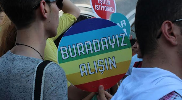 Eşcinsel öğretmen mücadelesiyle kazandı: İffetsizlik değil, hukuksuzluk!