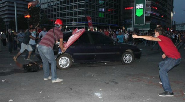 Kızılay&#8217;da direnişçileri ezmeye çalışan sürücü ağır cezalık