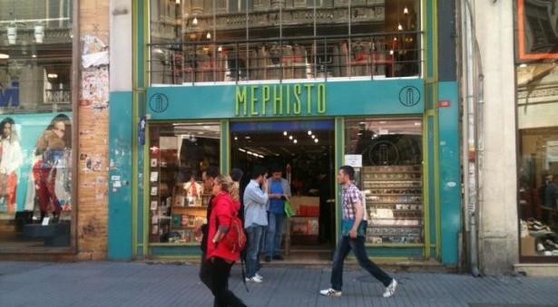 Mephisto, polislere satış yapmayı reddeden çalışanları işten çıkardı