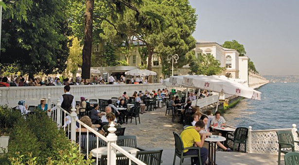 Amca oğluna, hala oğluna ve dünüre kafe-restoran