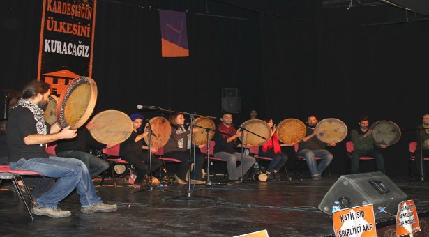 İzmir’de &#8216;Kardeşliğe köprü ol&#8217; diyenler konserde buluştu