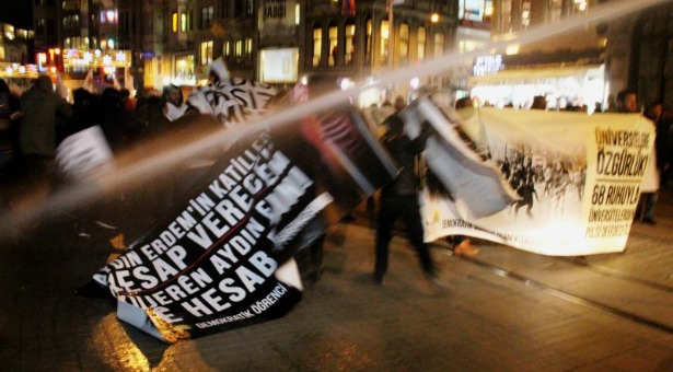 Taksim&#8217;de Aydın Erdem anmasına saldırı