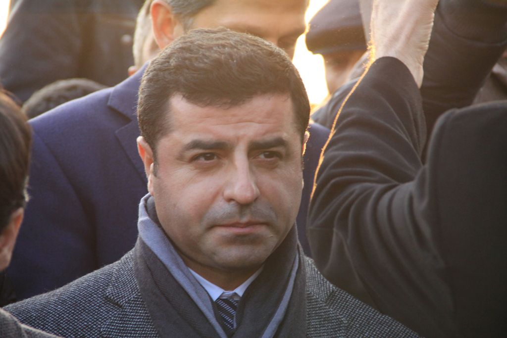 Selahattin Demirtaş: &#8220;İddiamız Seçime Parti olarak Girmeyi Gerektiriyor&#8221;  &#8211; Tanıl Bora (Birikim)